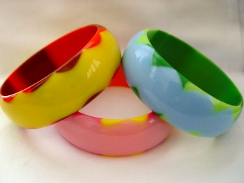 Plastic sales bangle bracelets